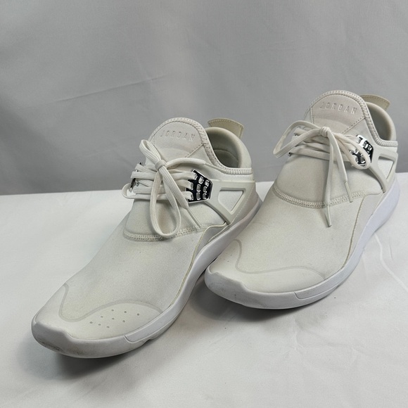 Jordan Fly 89 White/Cream Basketball Sneakers with Silver Accents Sz 10.5 - Picture 3 of 13